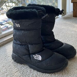 Barely used North Face insulated snow boots, women’s size 8